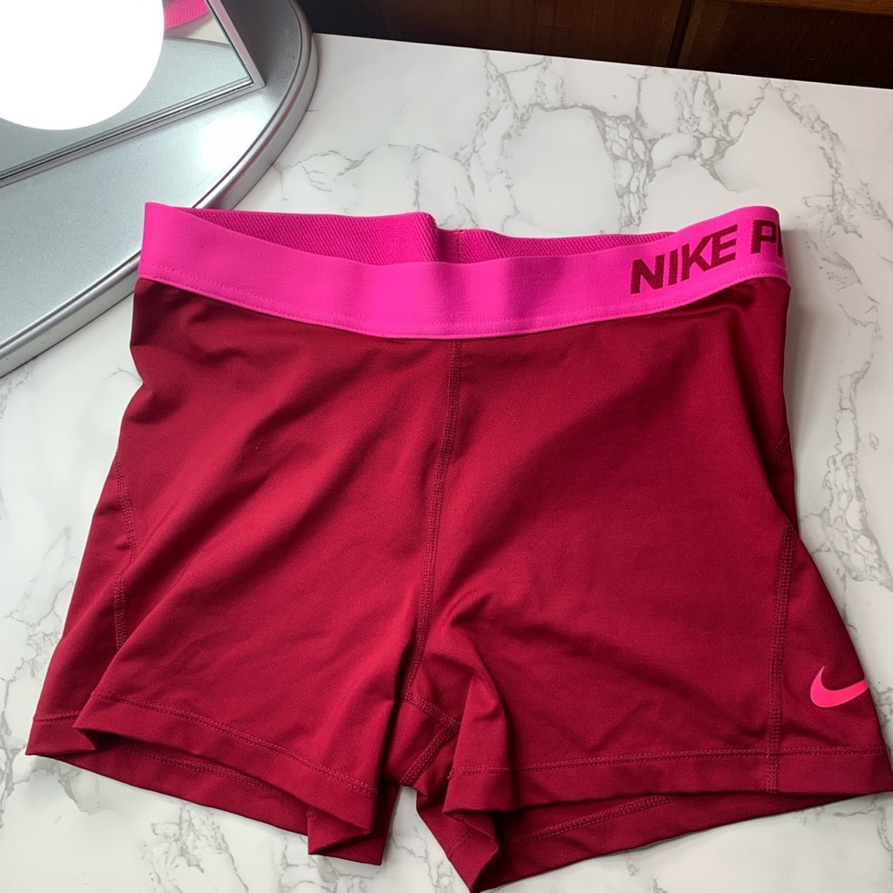 Nike pros shorts